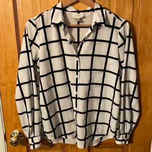 Ann Taylor Loft. Like new. Small white/black blouse